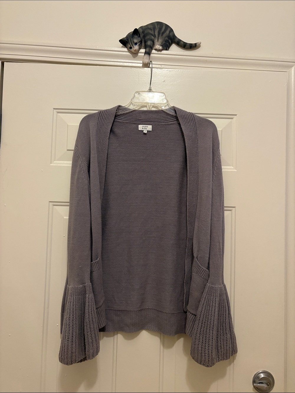 crown & ivy Gray Open-Front Bell-Sleeve Cardigan